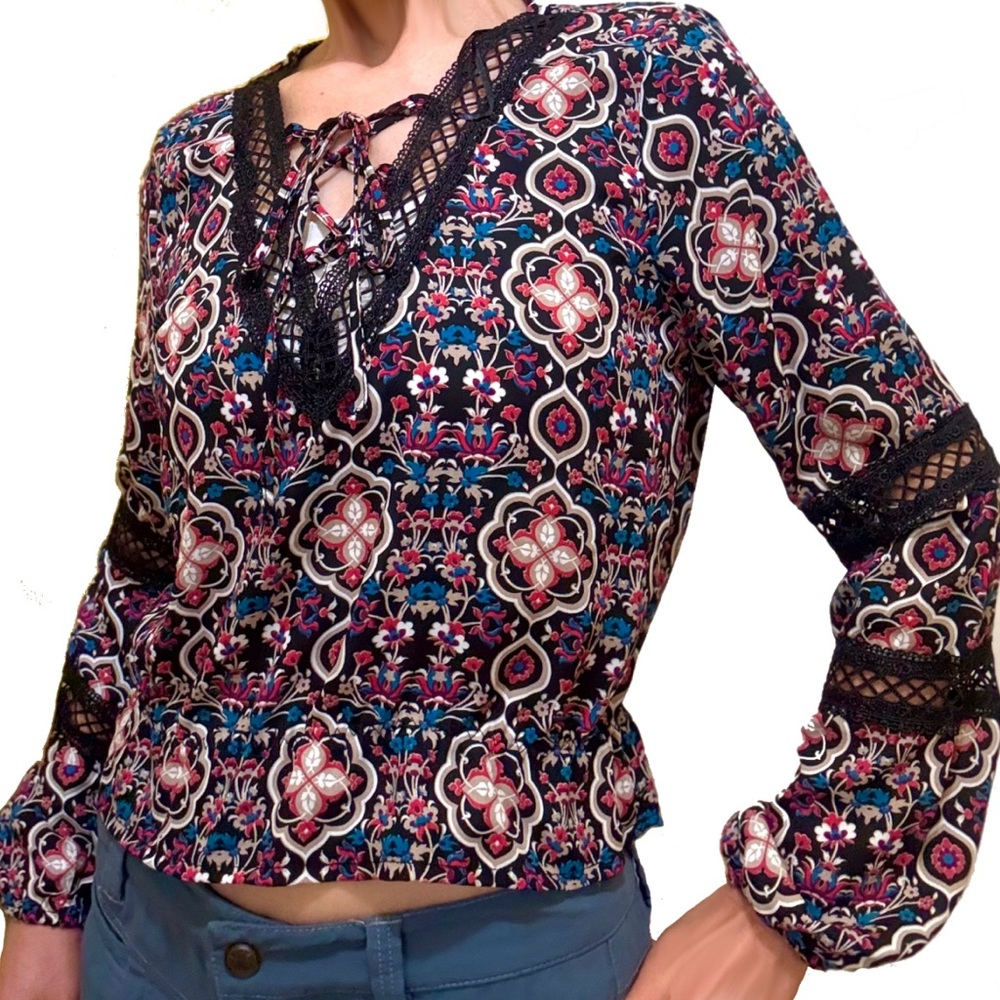 🌹HPx3🌹NEW💕 Floral Lace-Trimmed Lace Up Puff Long Sleeve Ruffled Peplum V Top - Picture 2 of 4